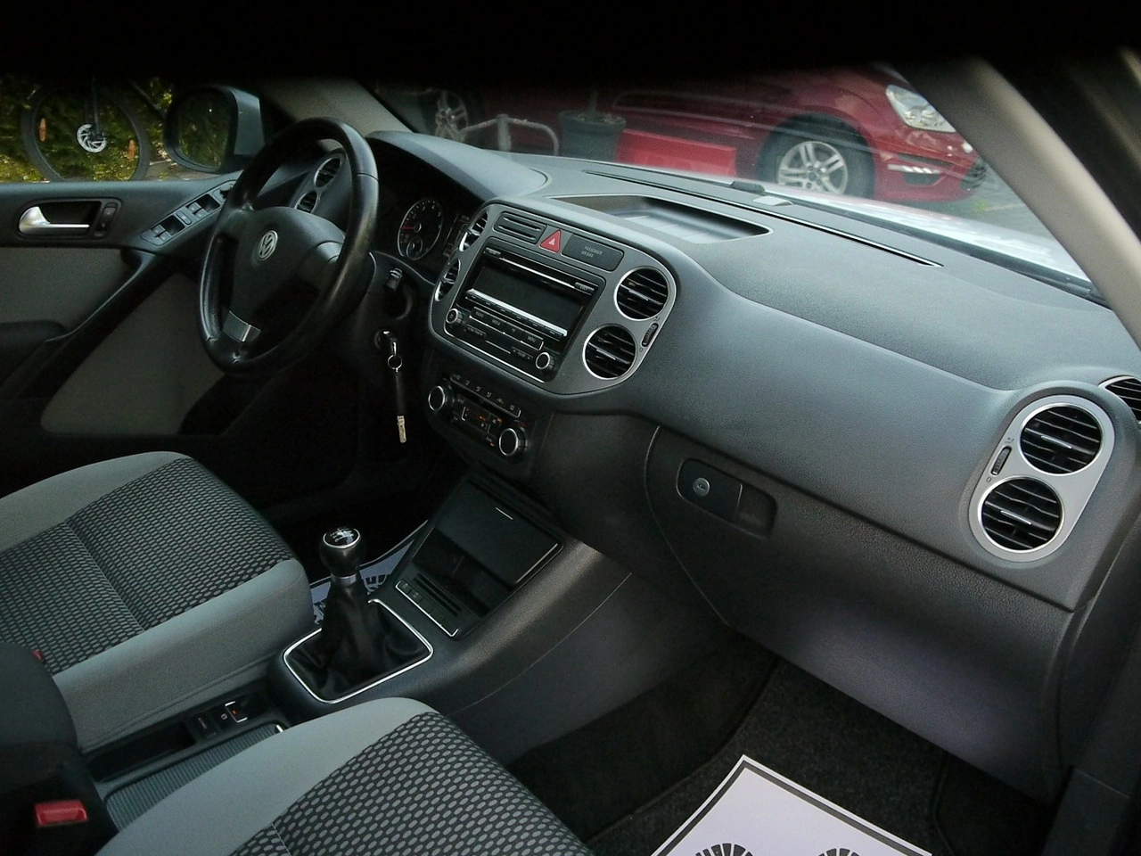 Volkswagen Tiguan - Zdjęcie 23