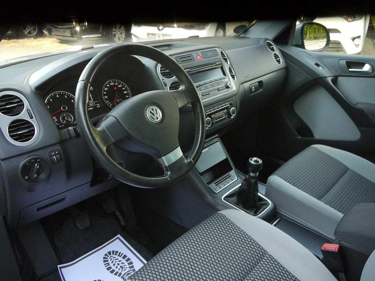 Volkswagen Tiguan - Zdjęcie 24