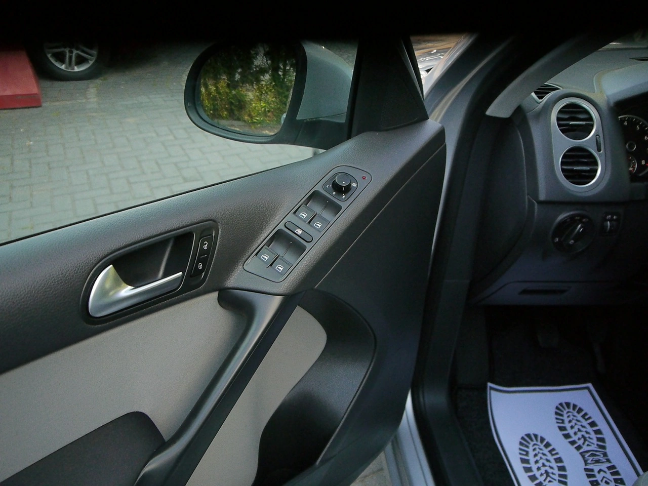 Volkswagen Tiguan - Zdjęcie 29