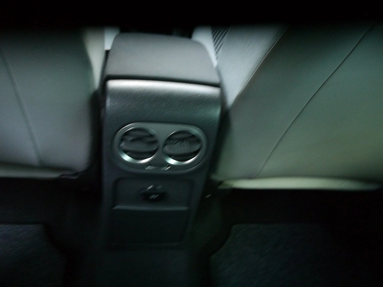 Volkswagen Tiguan - Zdjęcie 30