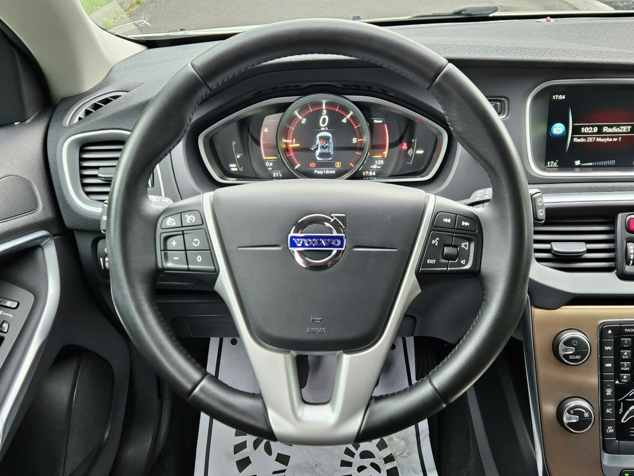Volvo V40 - Zdjęcie 9