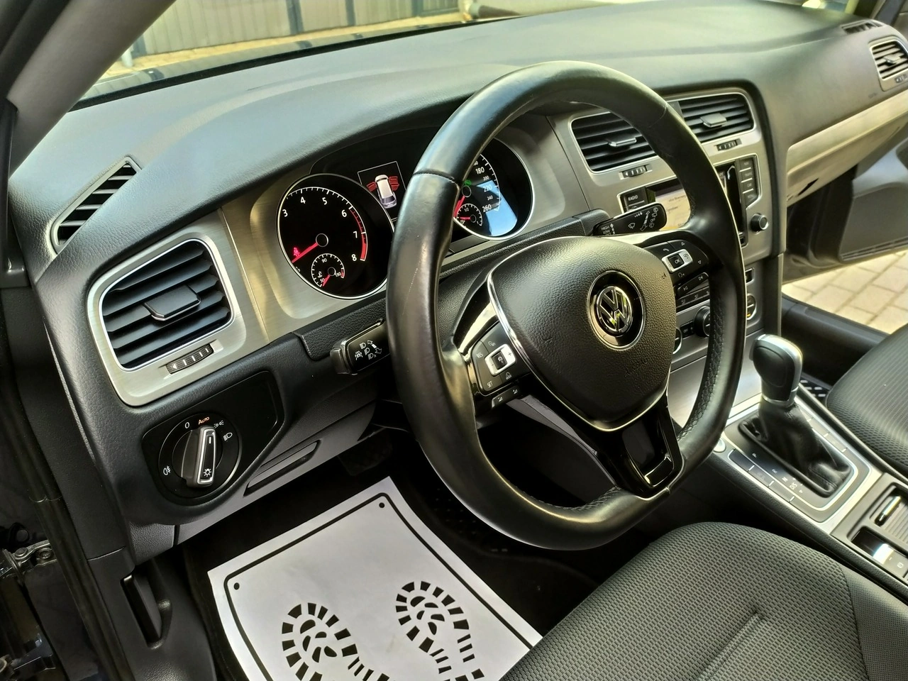 Volkswagen Golf - Zdjęcie 14