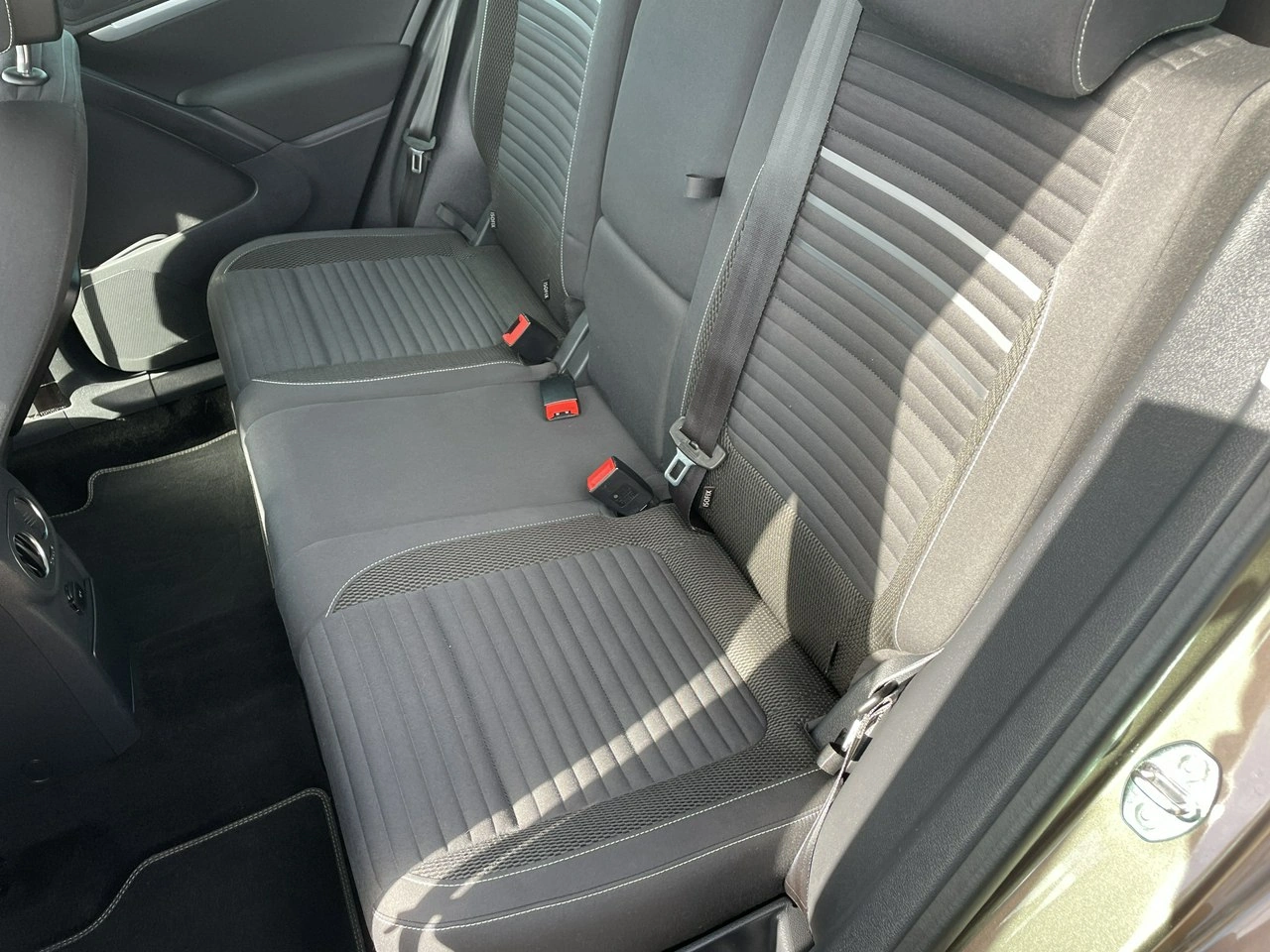 Volkswagen Tiguan - Zdjęcie 24