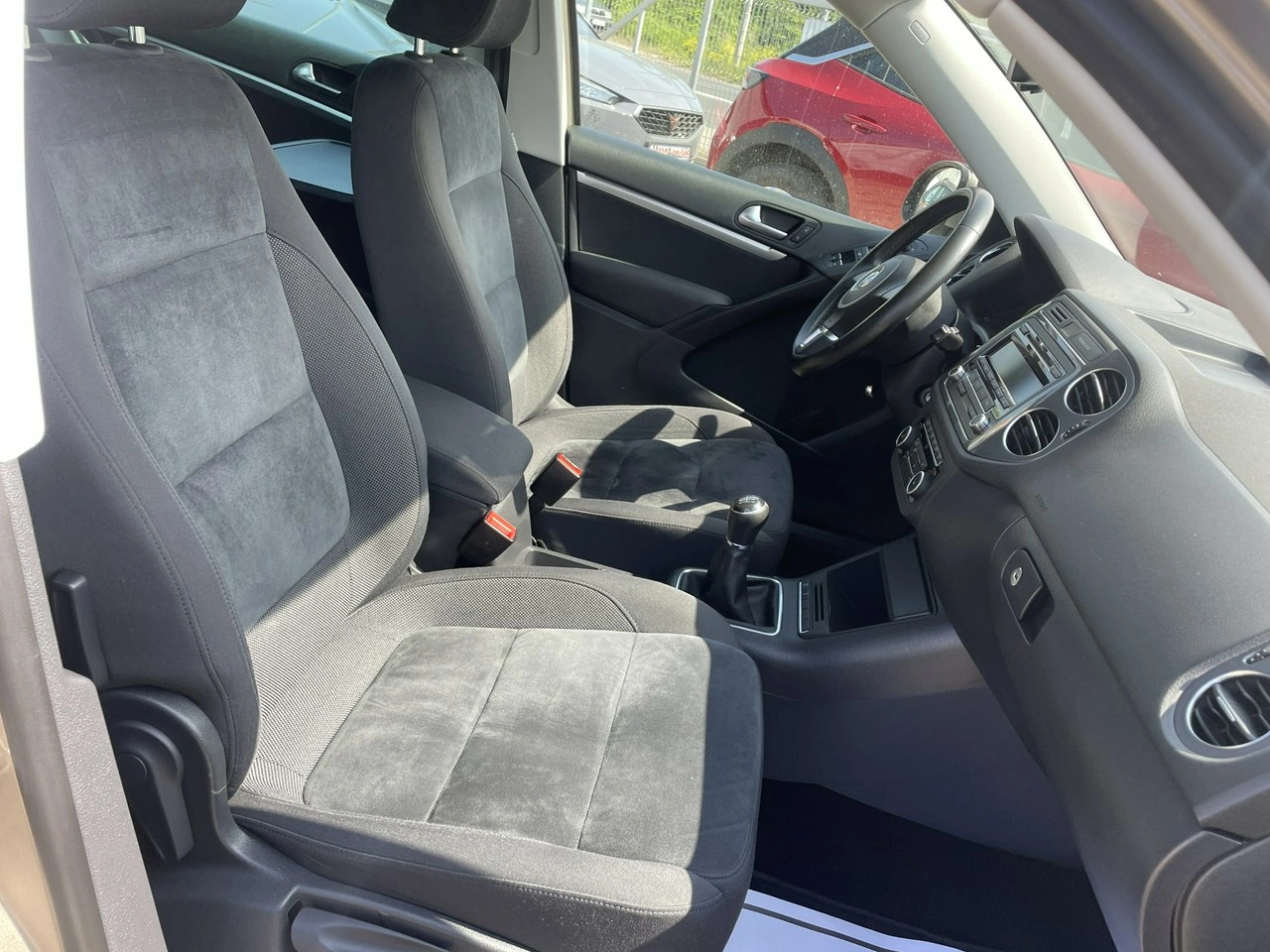 Volkswagen Tiguan - Zdjęcie 13