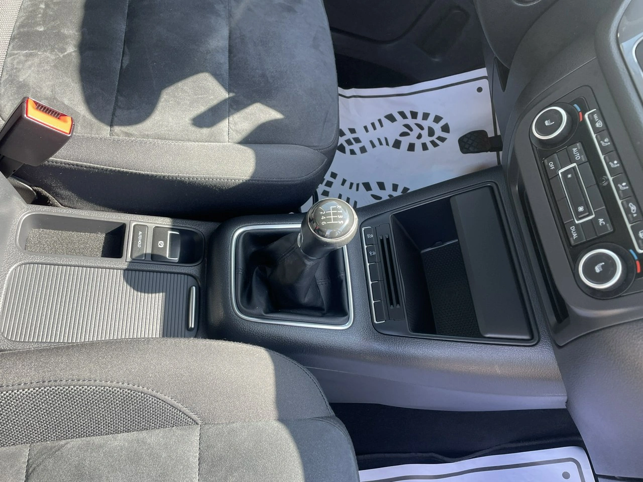 Volkswagen Tiguan - Zdjęcie 16
