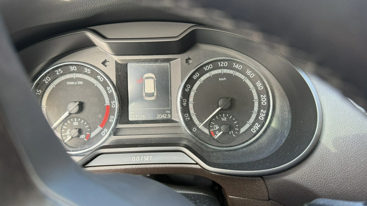 Skoda Superb - Zdjęcie 17