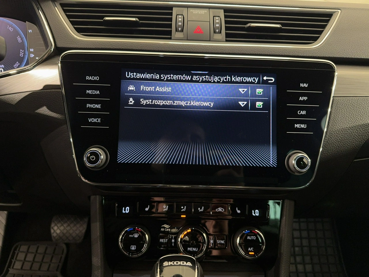 Skoda Superb - Zdjęcie 28