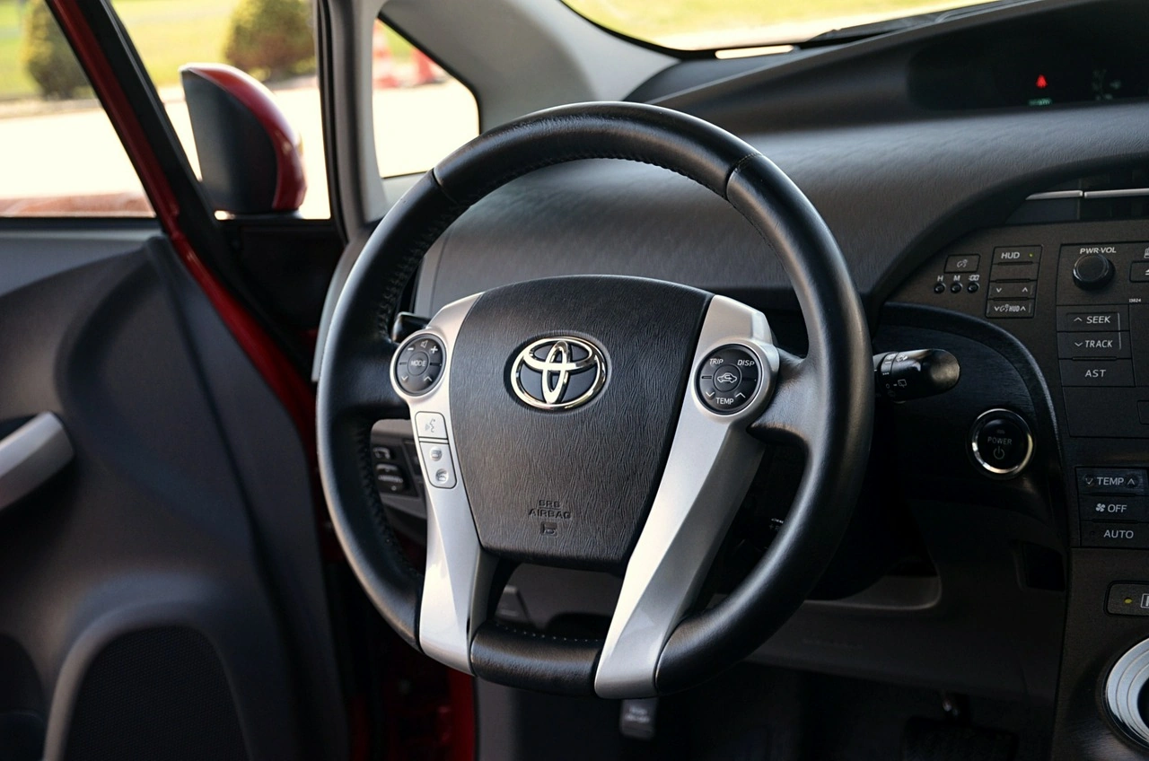 Toyota Prius+ - Zdjęcie 19
