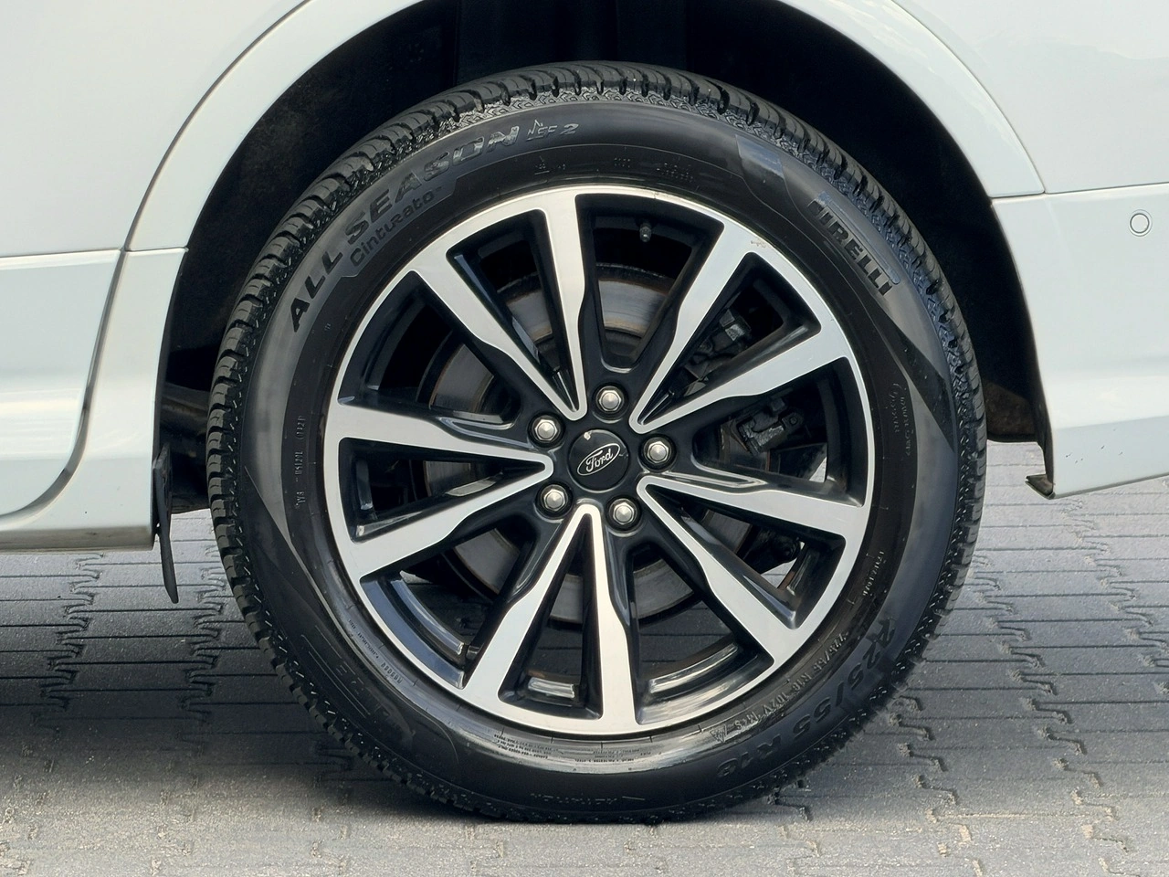 Ford Kuga - Zdjęcie 13