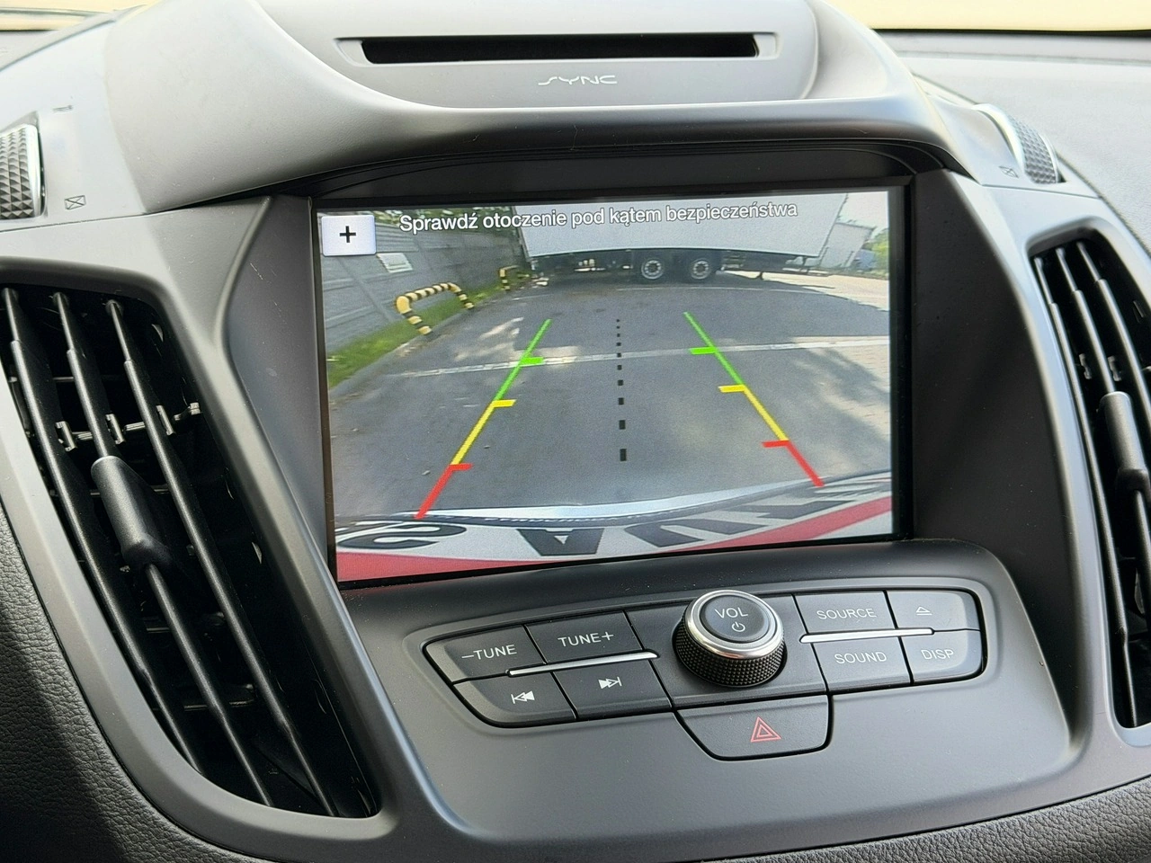 Ford Kuga - Zdjęcie 15