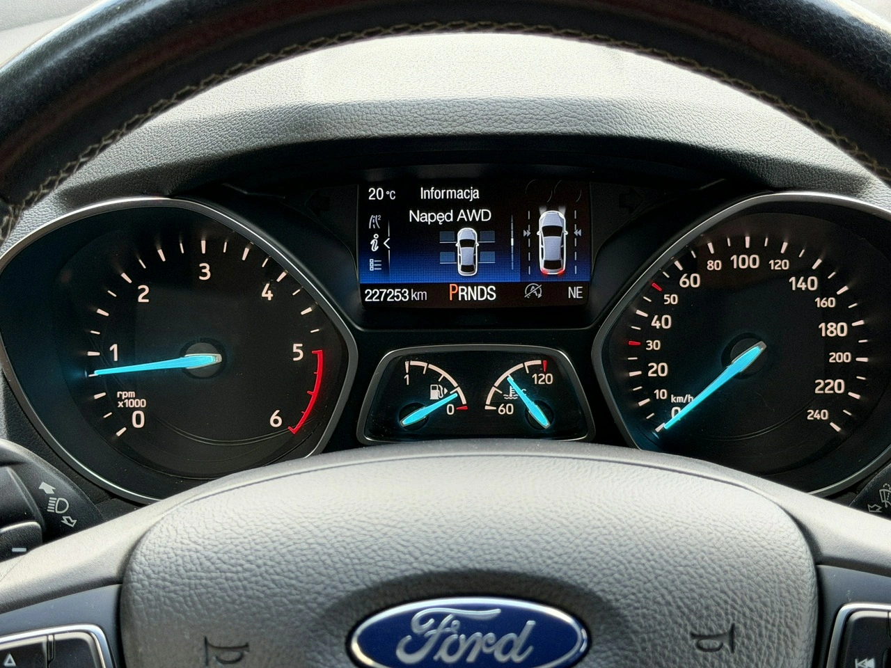 Ford Kuga - Zdjęcie 53
