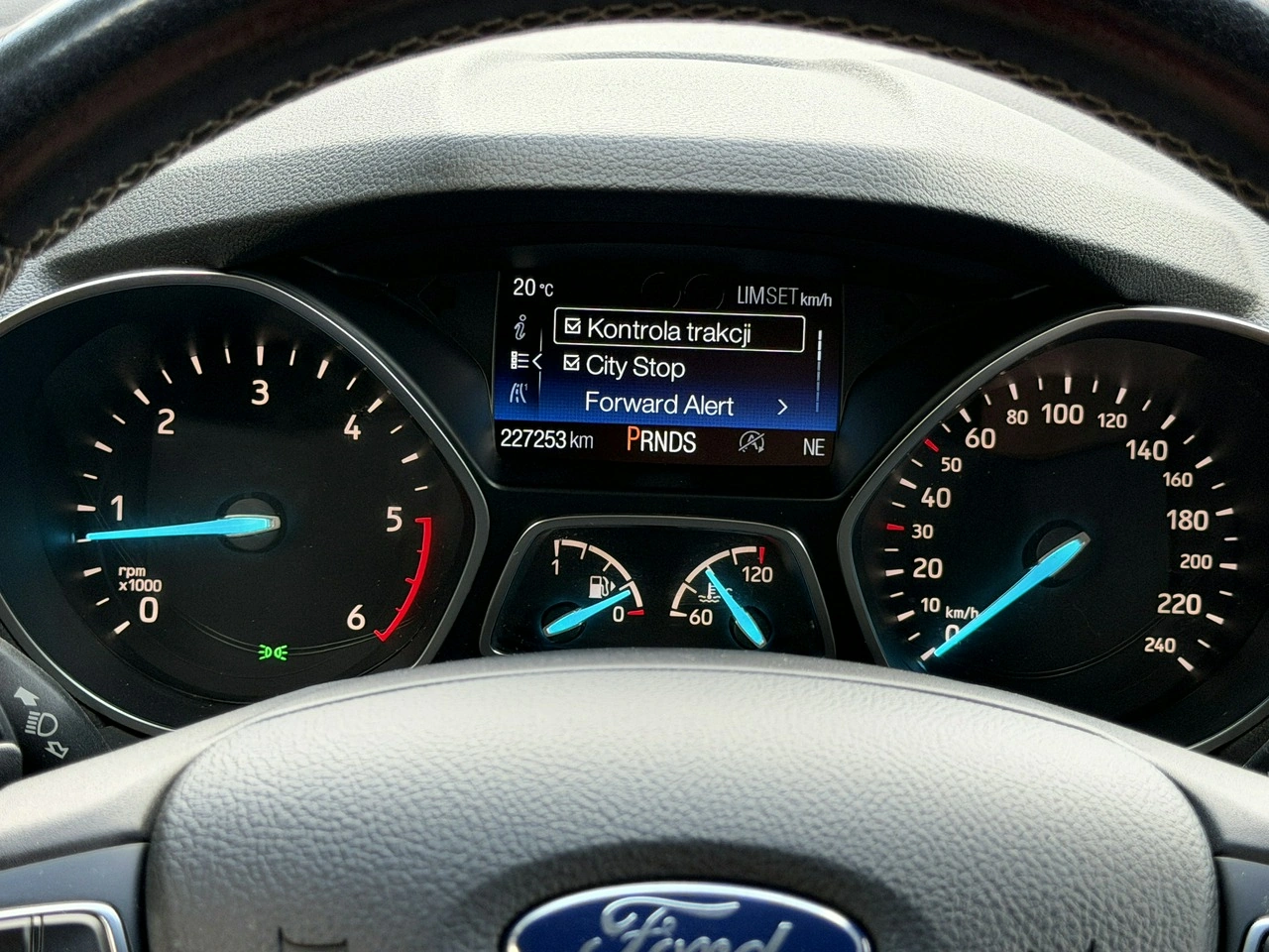 Ford Kuga - Zdjęcie 57