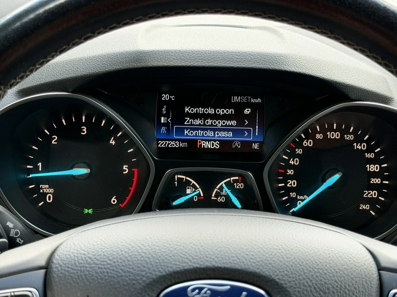 Ford Kuga - Zdjęcie 59