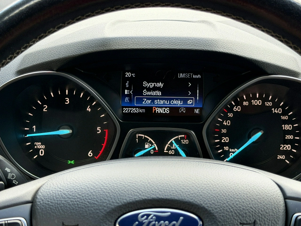 Ford Kuga - Zdjęcie 11