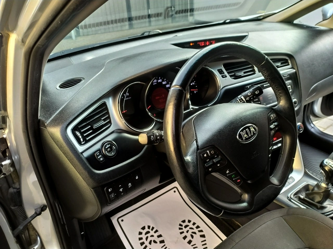Kia Ceed - Zdjęcie 14
