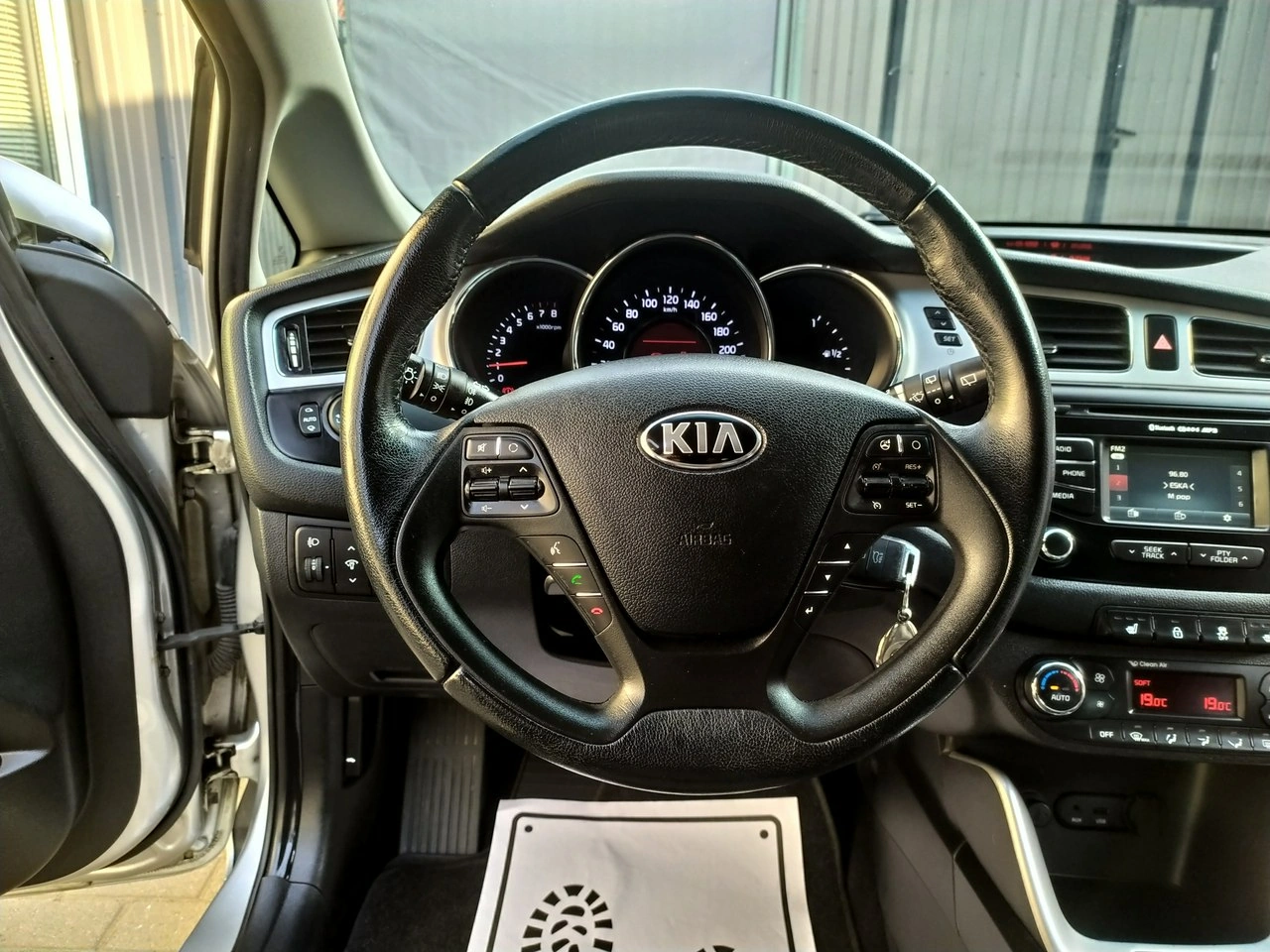Kia Ceed - Zdjęcie 15