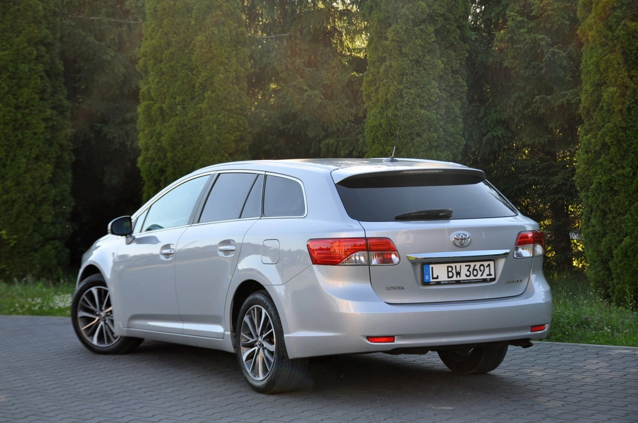 Toyota Avensis - Zdjęcie 13