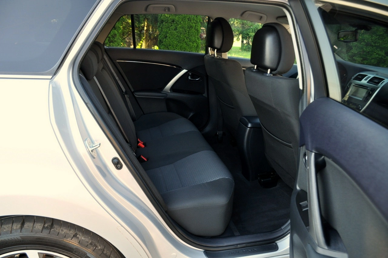 Toyota Avensis - Zdjęcie 18
