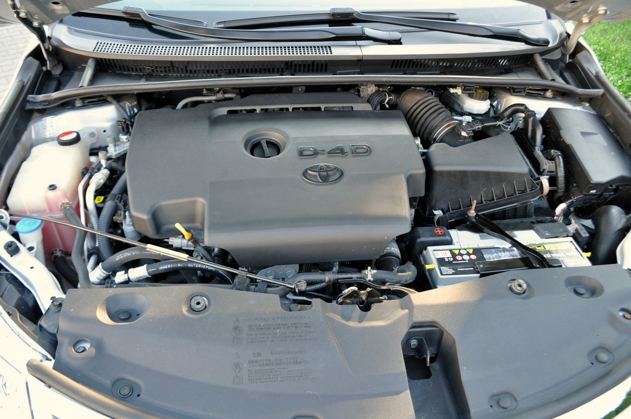 Toyota Avensis - Zdjęcie 38