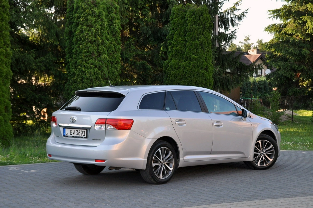Toyota Avensis - Zdjęcie 4
