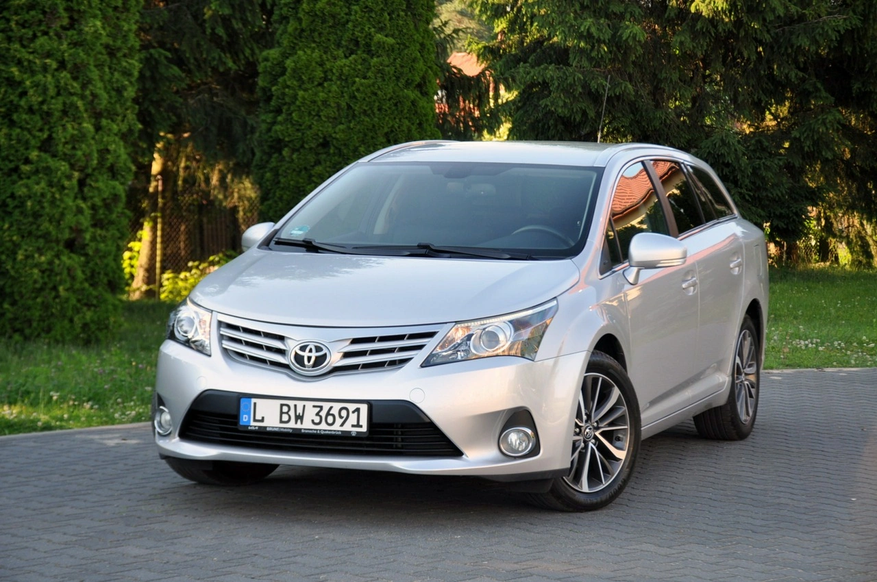 Toyota Avensis - Zdjęcie 8