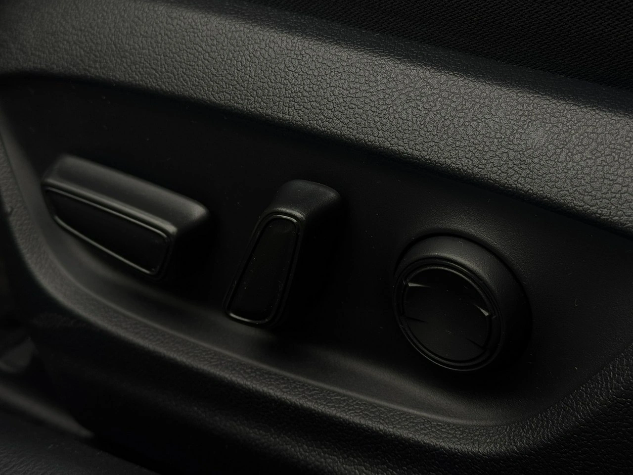 Toyota Camry - Zdjęcie 17