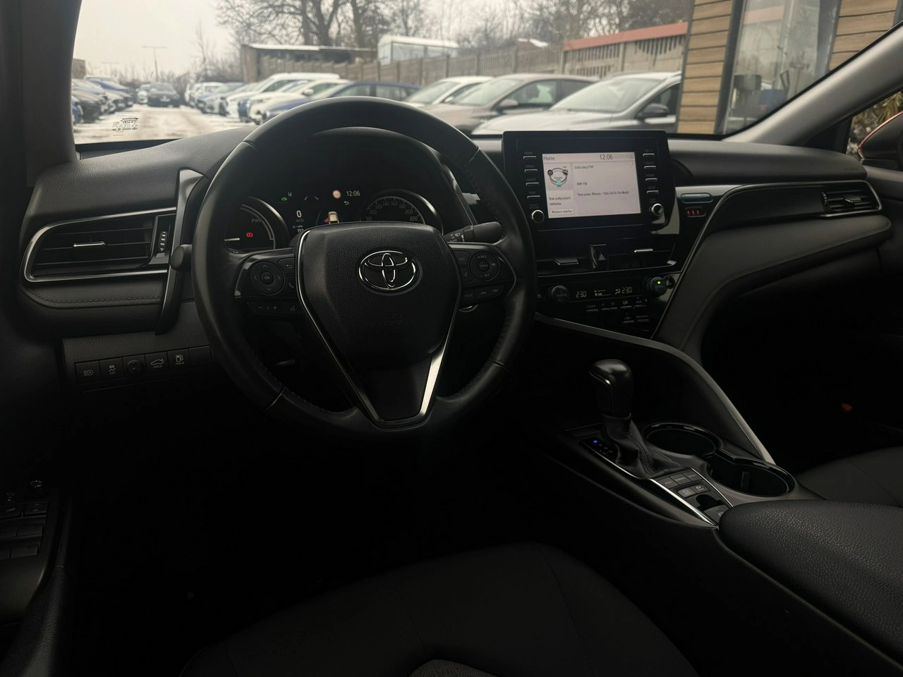 Toyota Camry - Zdjęcie 18