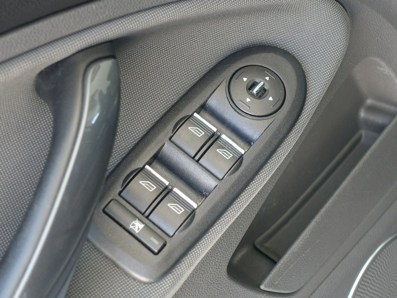 Ford Kuga - Zdjęcie 13