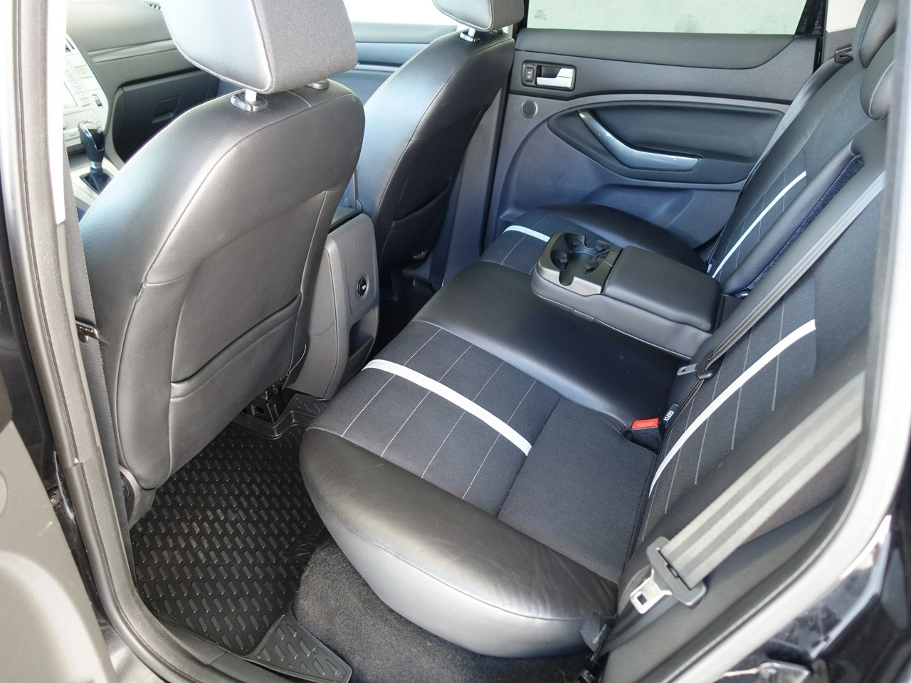 Ford Kuga - Zdjęcie 15