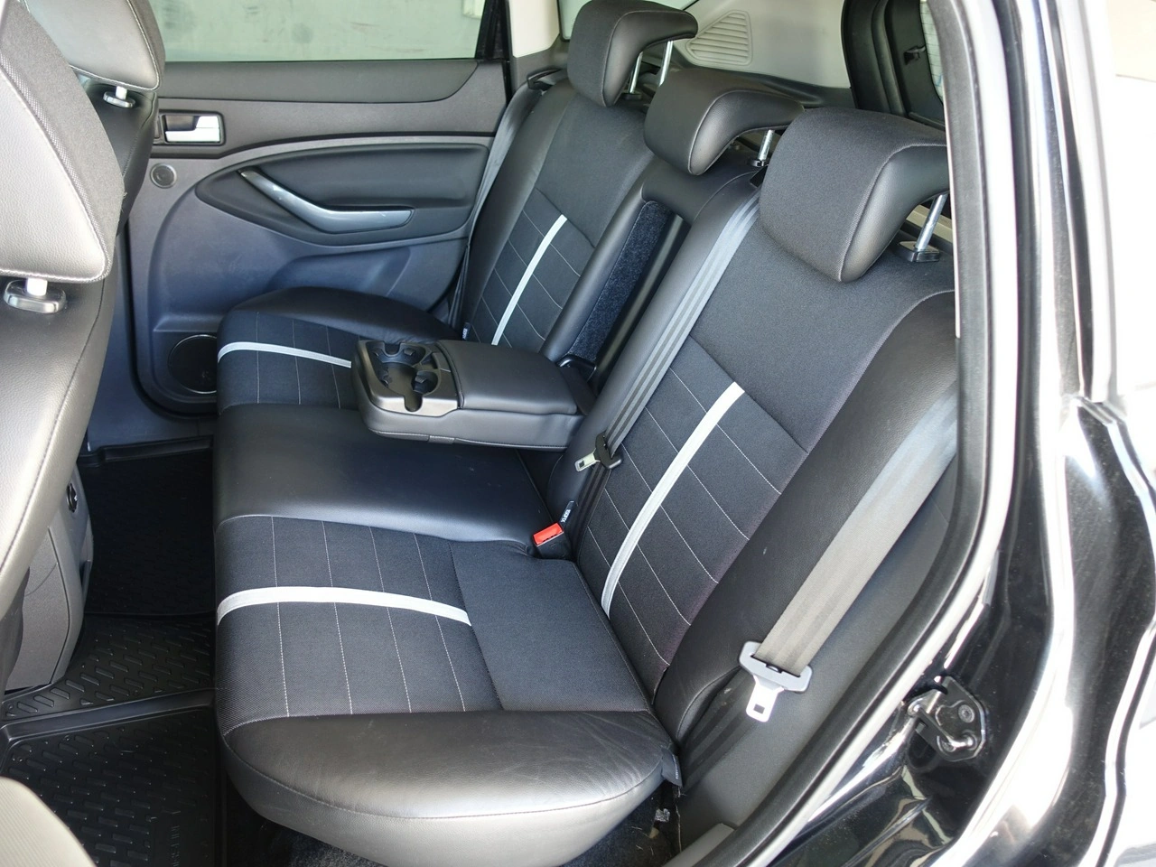 Ford Kuga - Zdjęcie 16