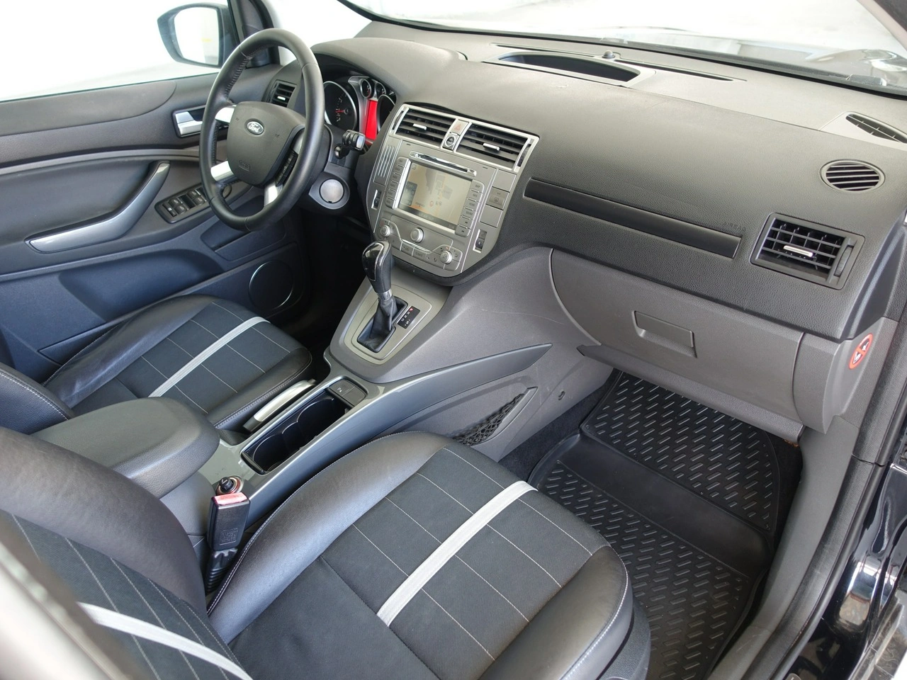 Ford Kuga - Zdjęcie 18
