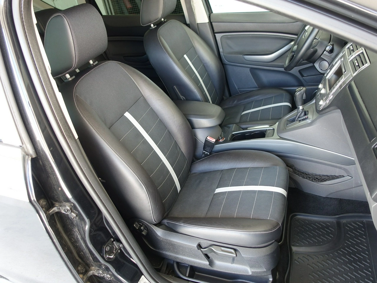 Ford Kuga - Zdjęcie 19