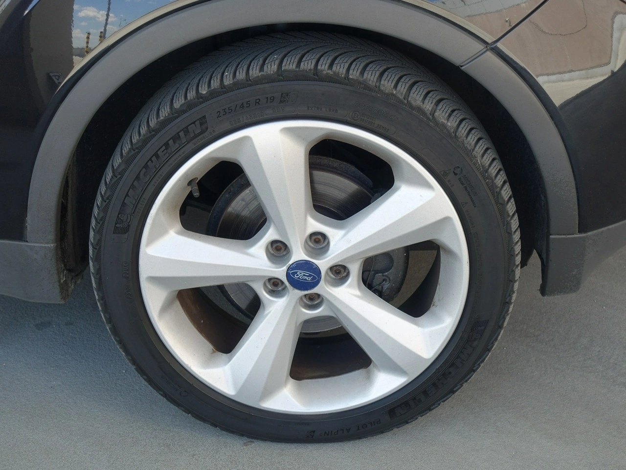 Ford Kuga - Zdjęcie 29