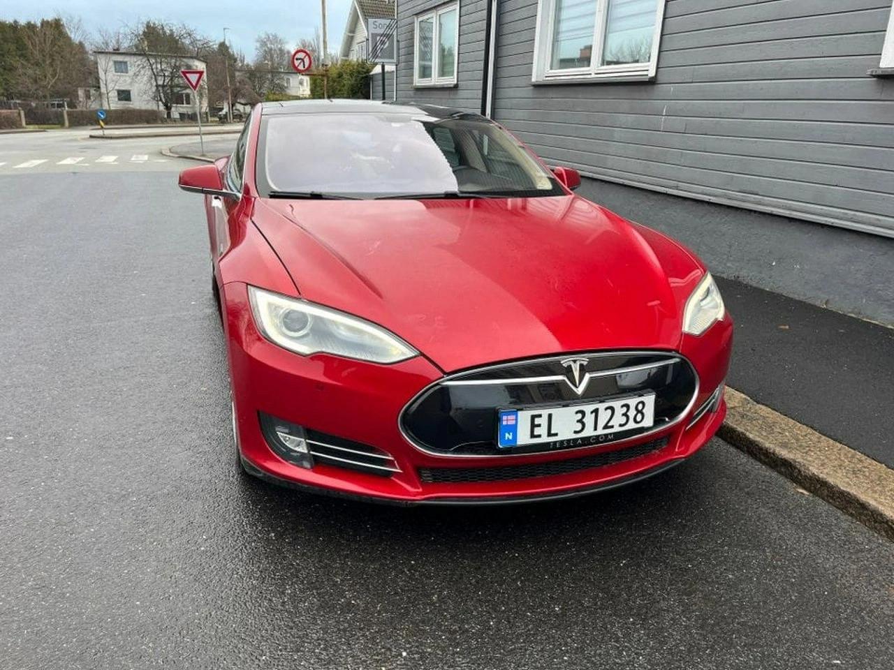 Tesla Model S - Zdjęcie 1