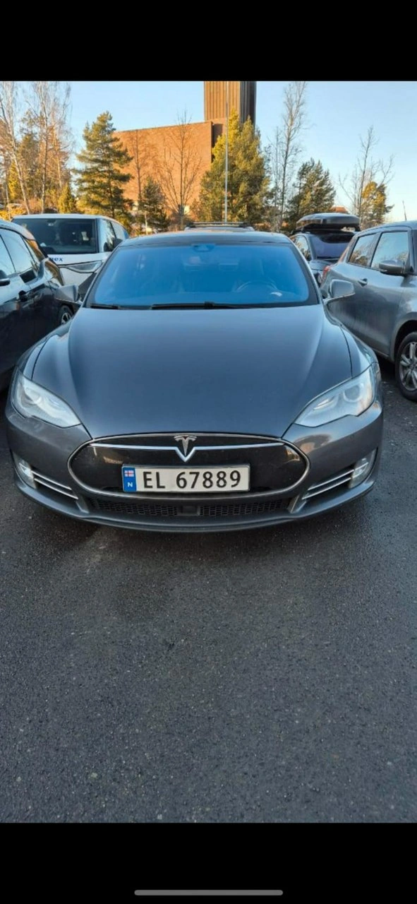 Tesla Model S - Zdjęcie 2