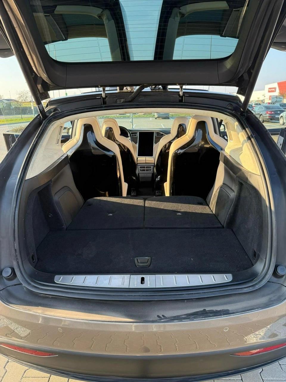 Tesla Model X - Zdjęcie 9