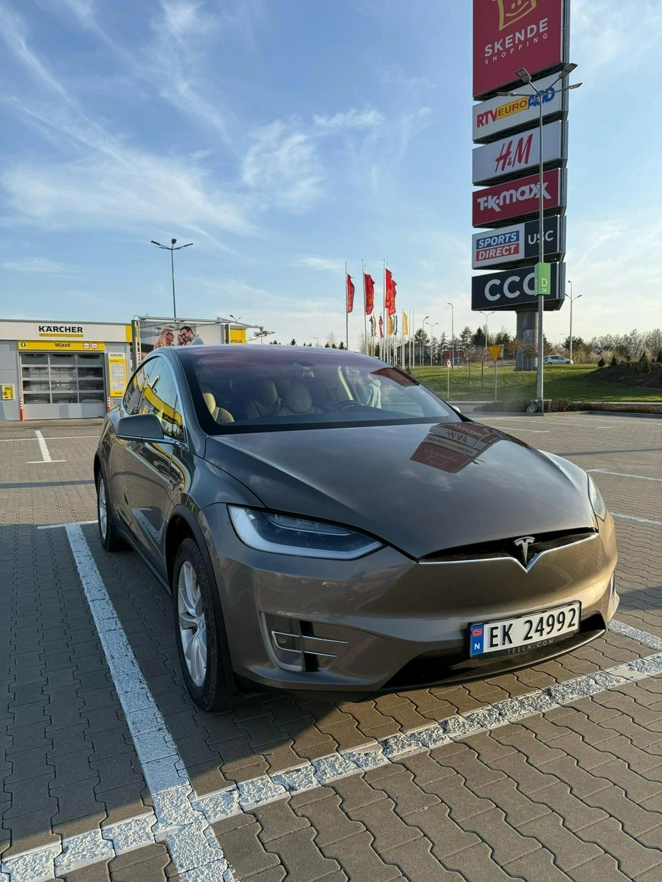 Tesla Model X - Zdjęcie 12