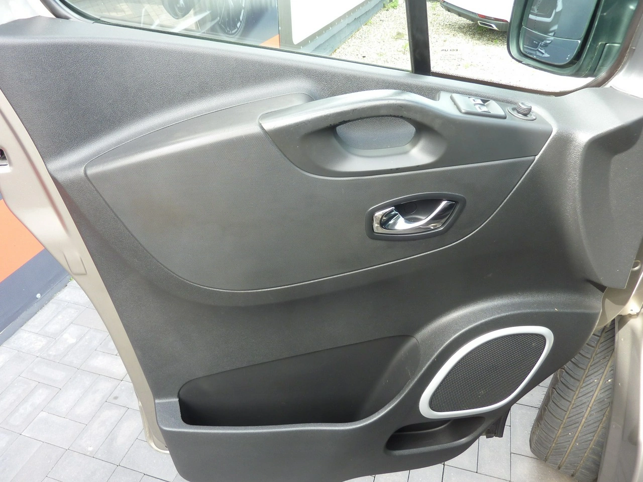 Opel Vivaro - Zdjęcie 25