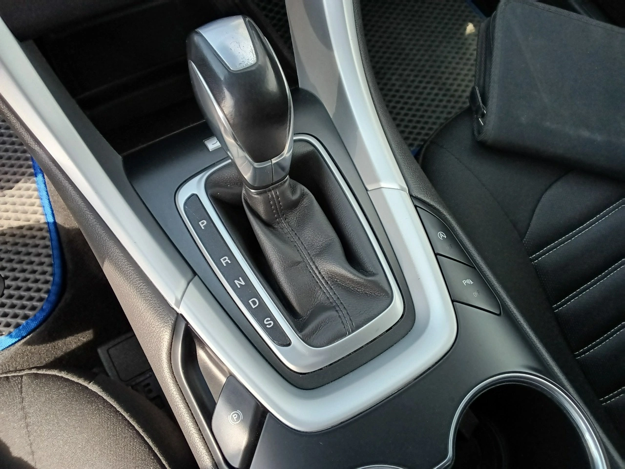 Ford Mondeo - Zdjęcie 20