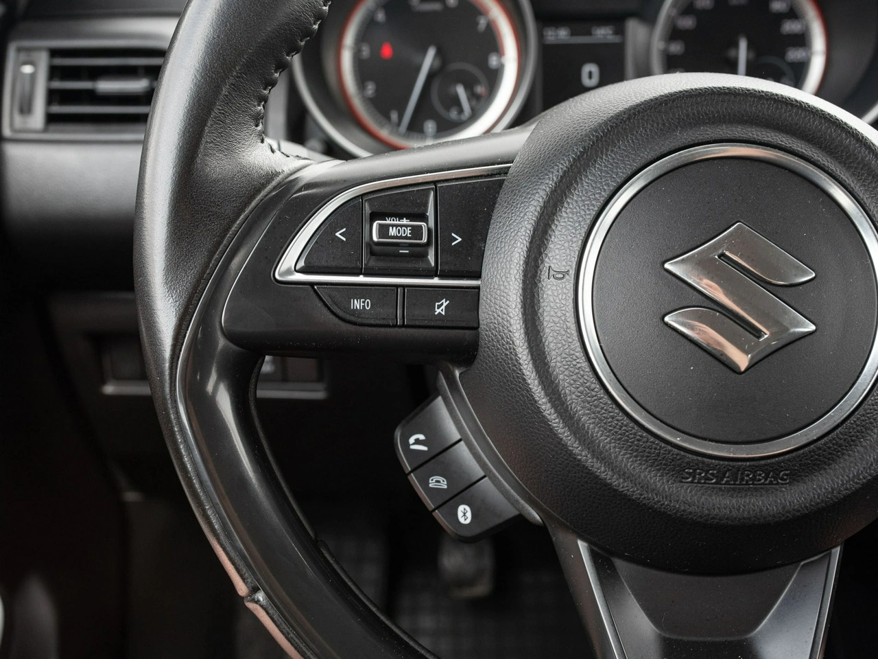Suzuki Swift - Zdjęcie 12