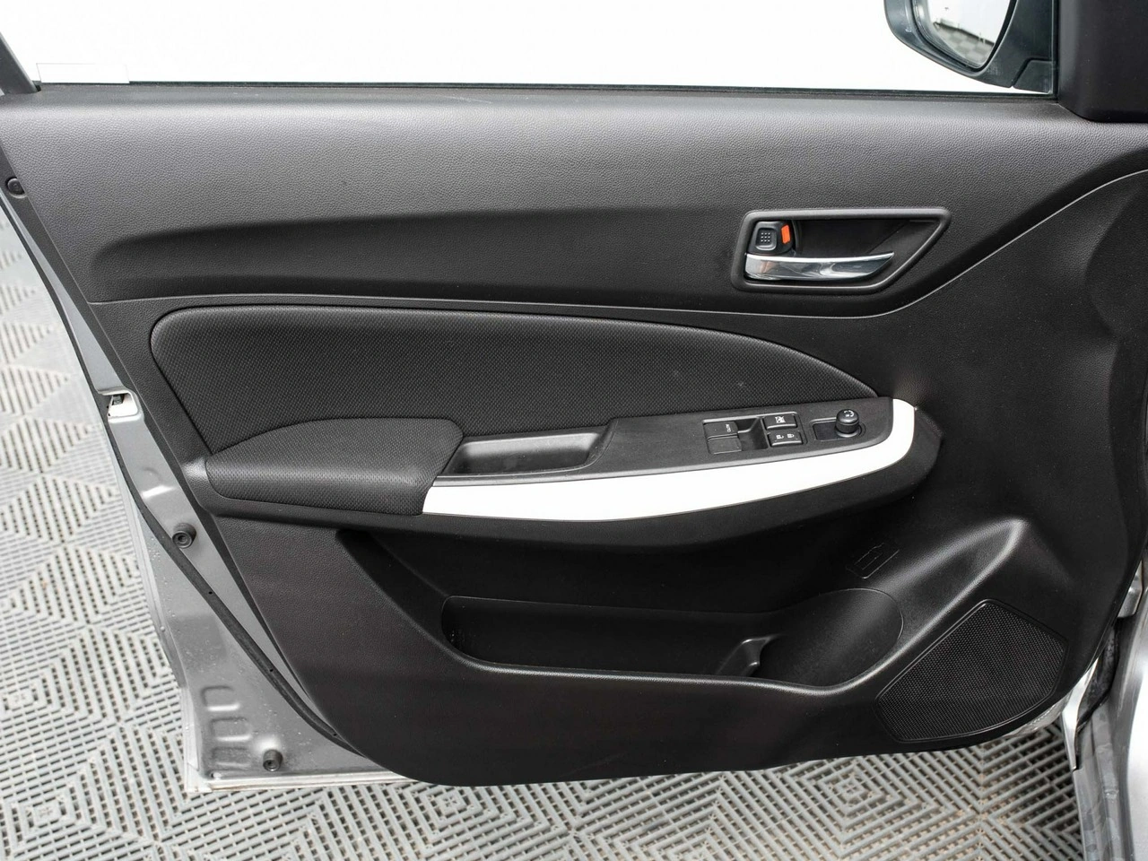 Suzuki Swift - Zdjęcie 8