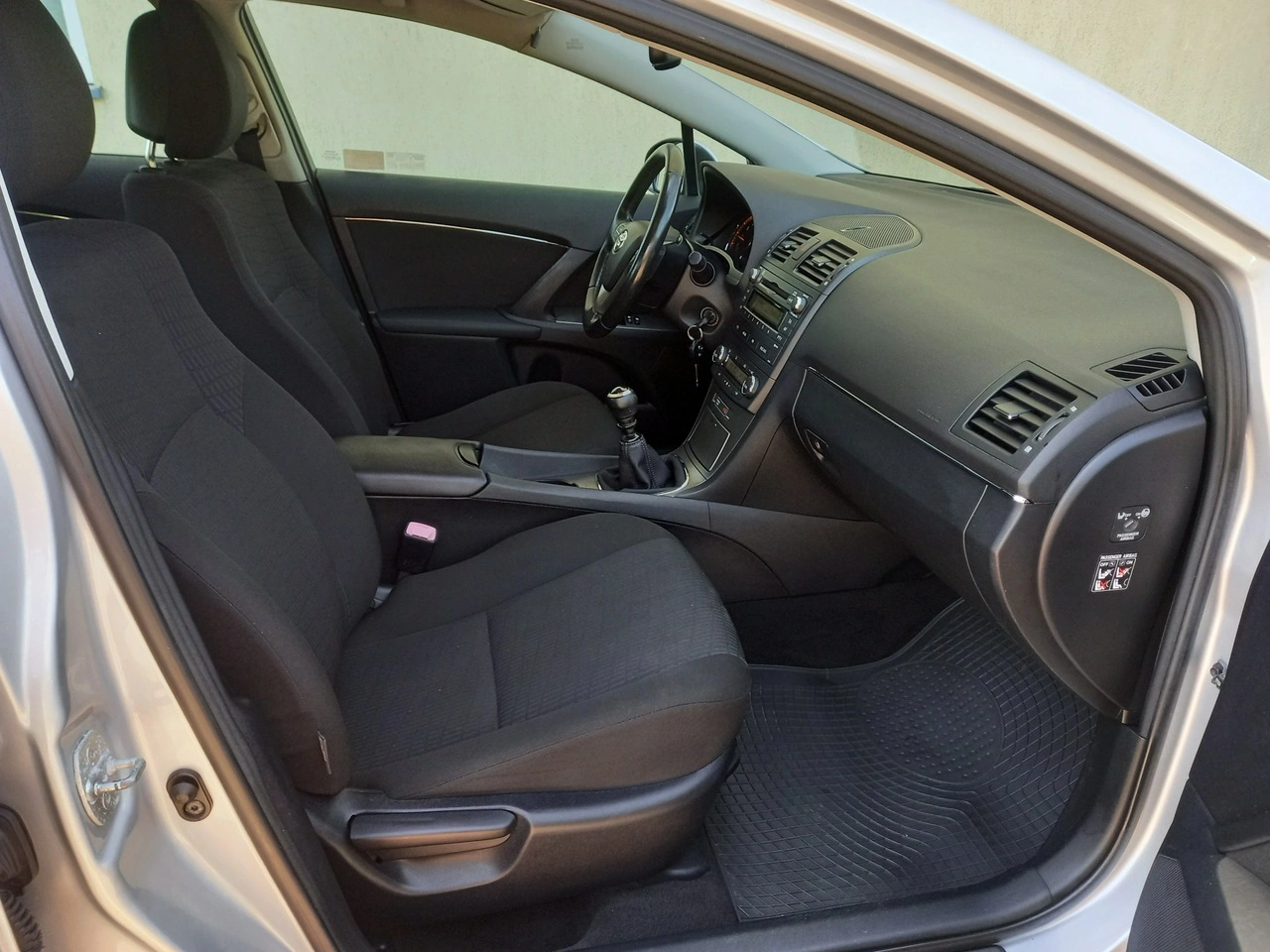 Toyota Avensis - Zdjęcie 15