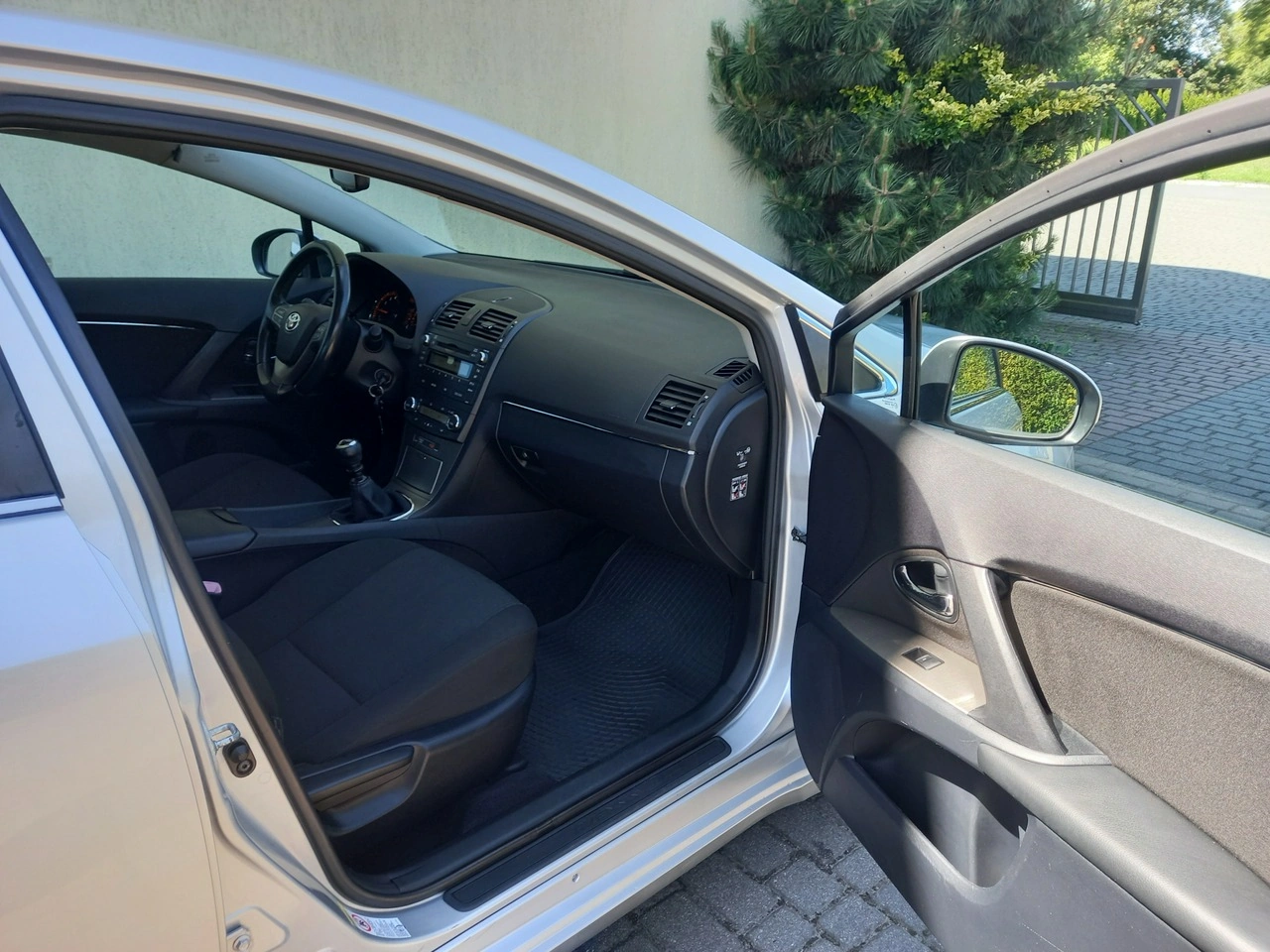 Toyota Avensis - Zdjęcie 16