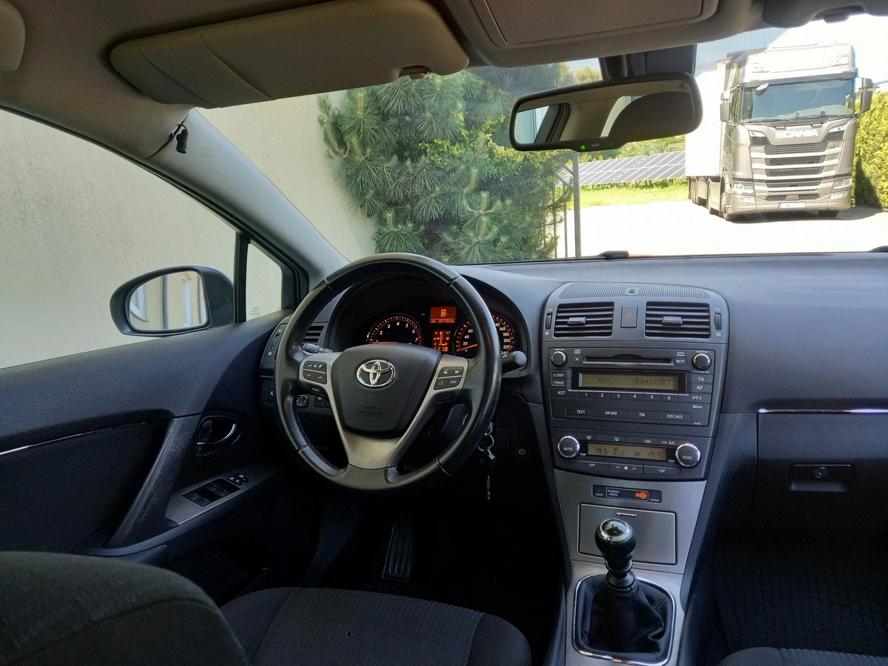 Toyota Avensis - Zdjęcie 19