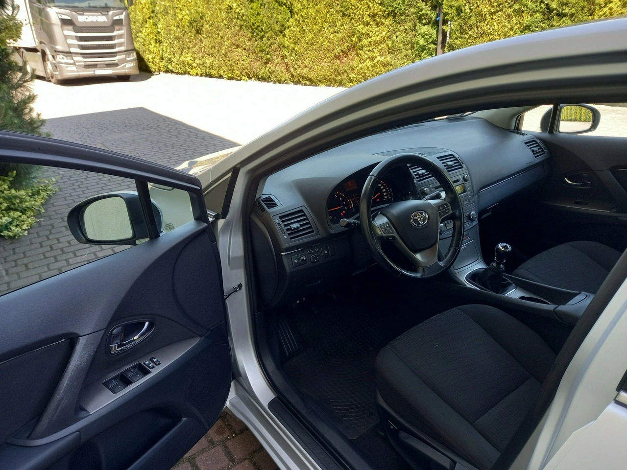 Toyota Avensis - Zdjęcie 22