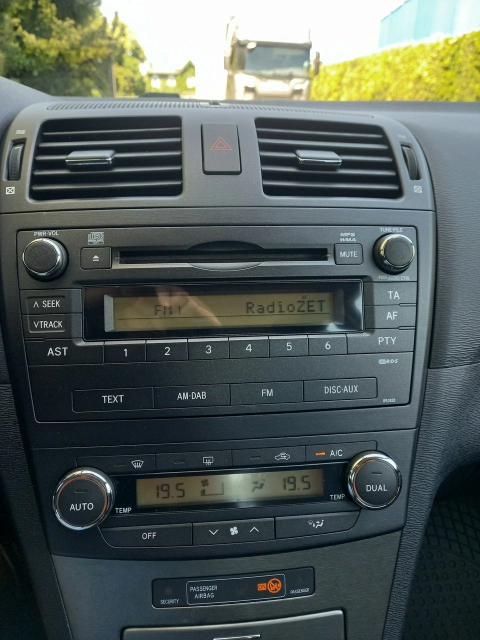 Toyota Avensis - Zdjęcie 25