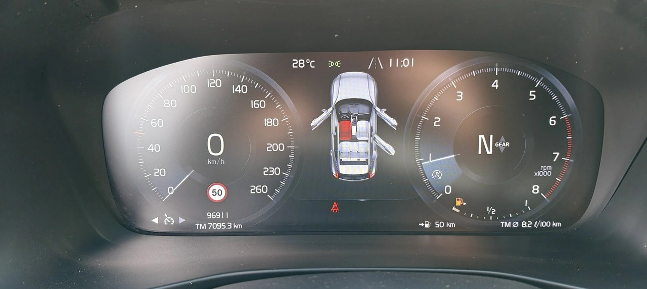 Volvo XC 40 - Zdjęcie 10