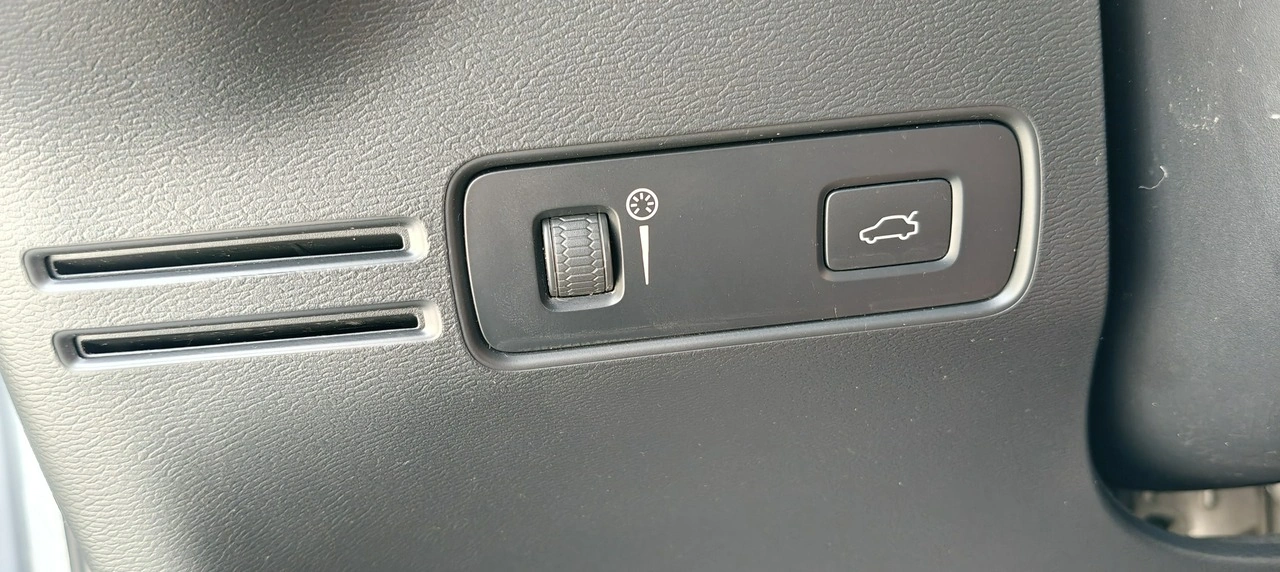 Volvo XC 40 - Zdjęcie 18