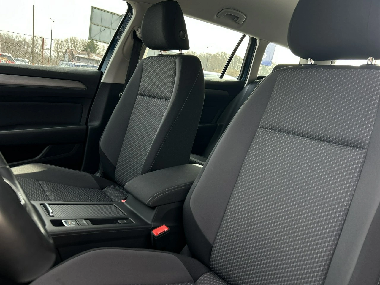 Volkswagen Passat - Zdjęcie 12