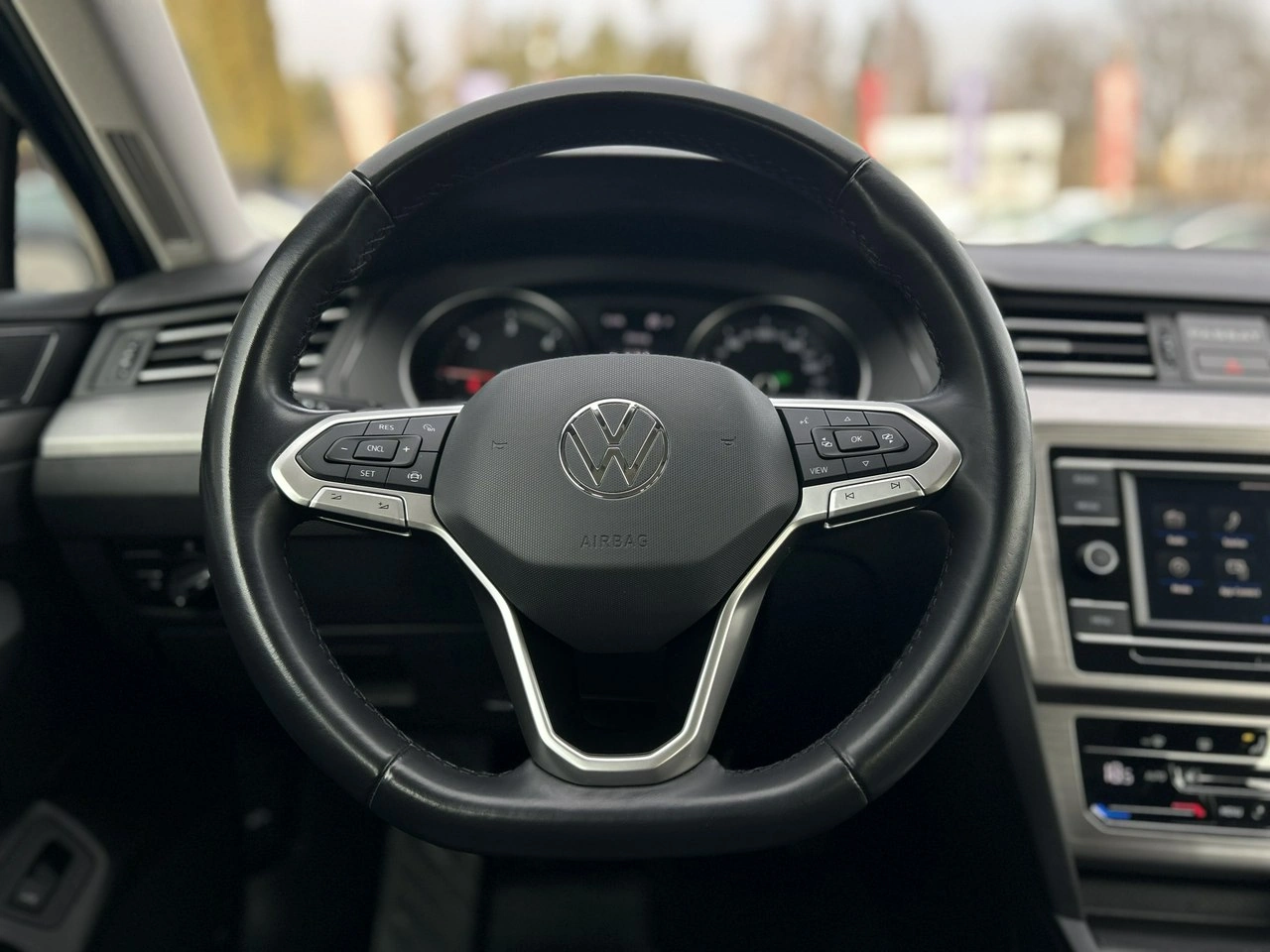 Volkswagen Passat - Zdjęcie 15